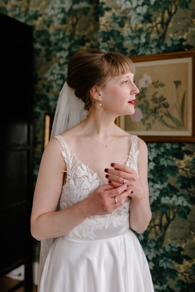 bridal photos at Allerton Park Mansion